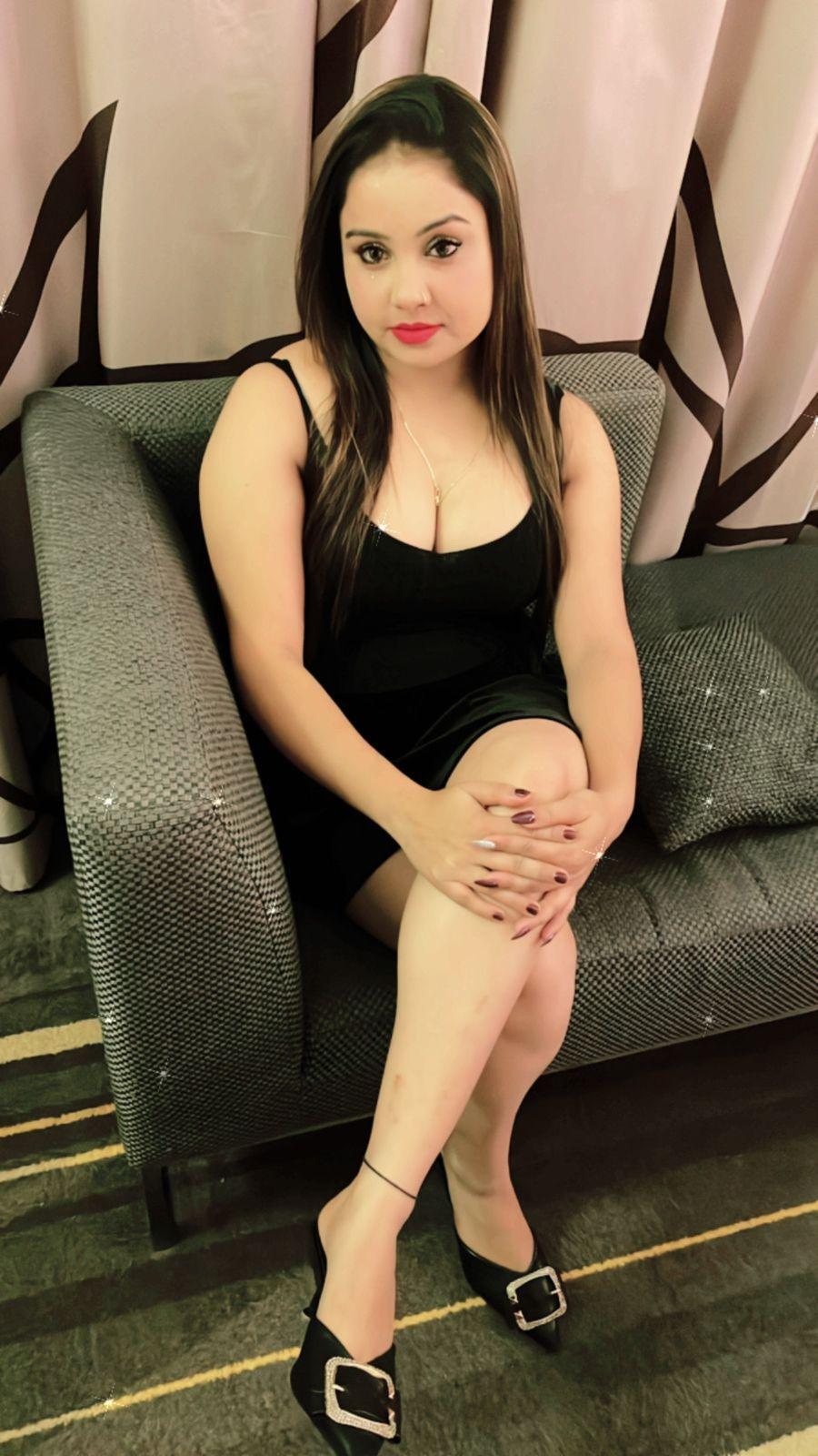 Lajpat Nagar call girl